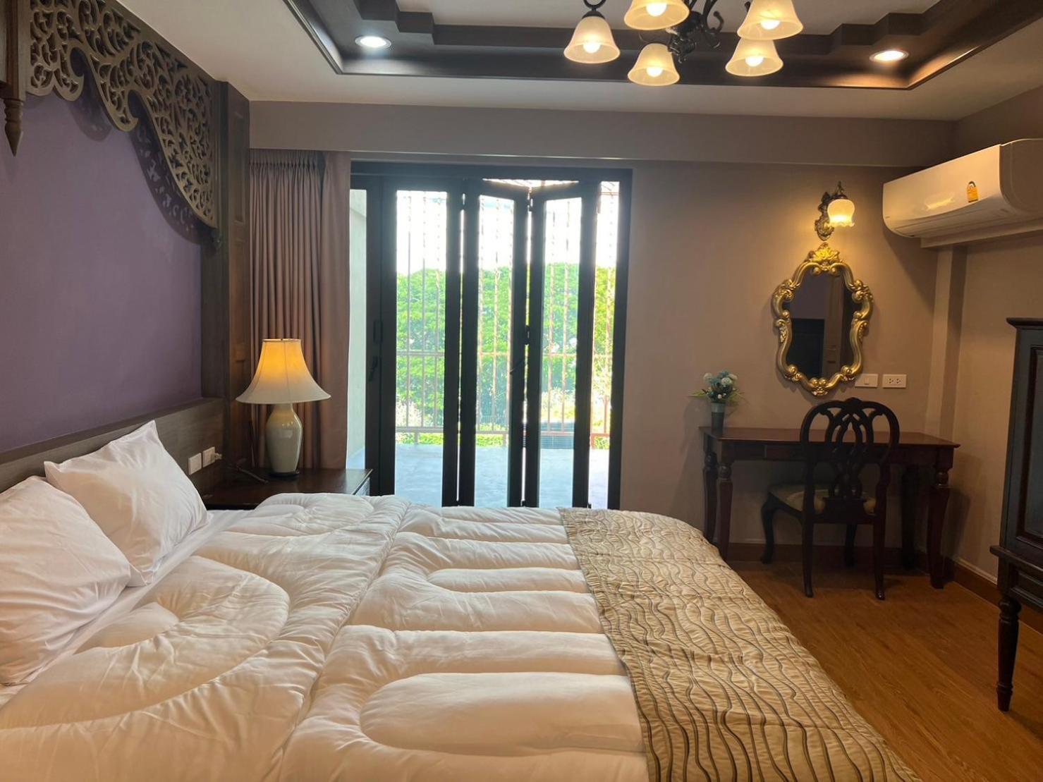 Quinstel Hostel Bangkok Buitenkant foto